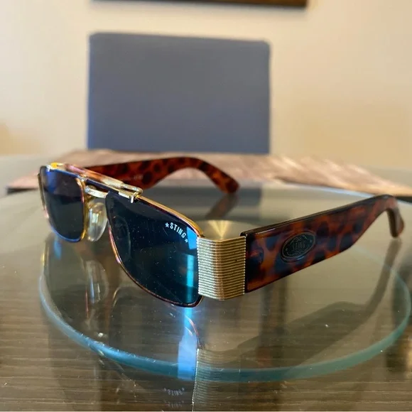 Elegant Gold and Brown Men's Sunglasses - Picture 5 of 6